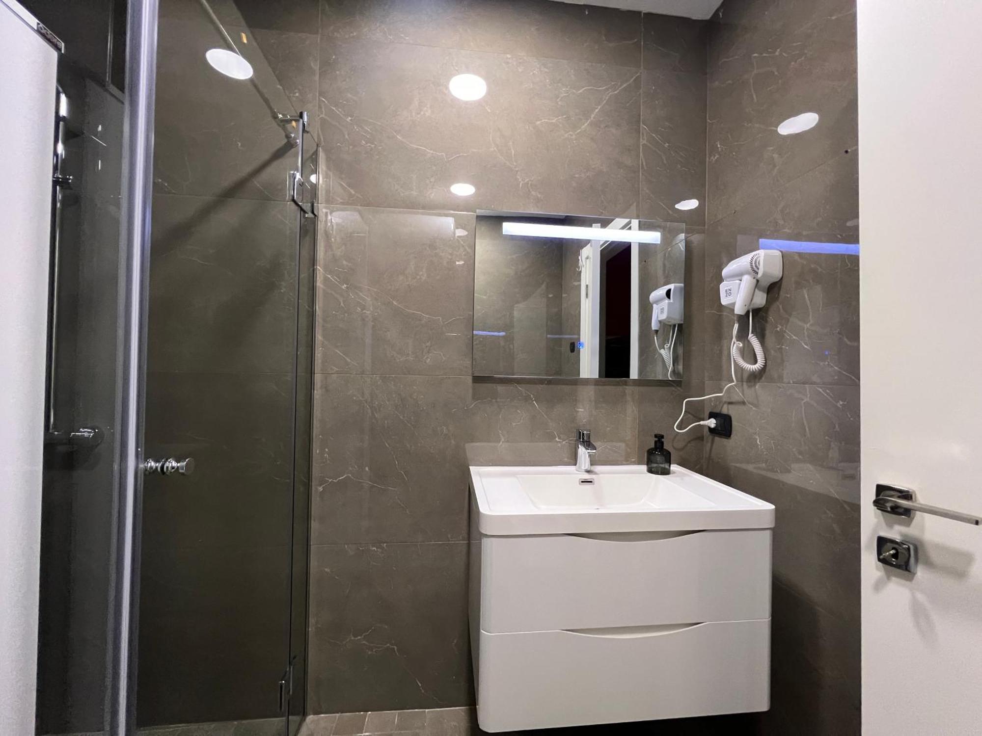 Downtown Grand Comfort Tiran Dış mekan fotoğraf